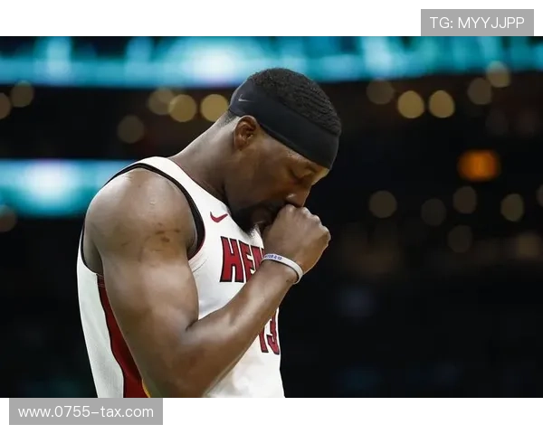 浓眉不愿长期担任中锋角色帕金斯对其态度感到失望期待新赛季使命感